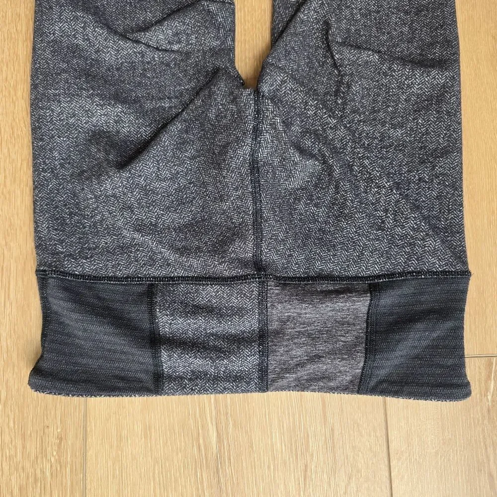 Wunder Under Crop III Heathered Herringbone Size 4